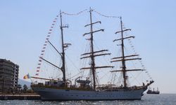 Romanya donanma gemisi İzmir'de