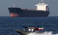 İran: “Basra Körfezi’nde 900 ton kaçak akaryakıt taşıyan tankere el koyduk”