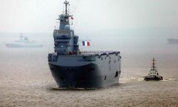 Fransa, Gazzelilere tıbbi yardım için ikinci savaş gemisini Doğu Akdeniz’e gönderecek