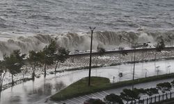 Fırtınadan zarar gören Karadeniz Sahil Yolu ve mendirekler için uyarı