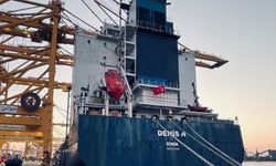 Arkas, DENİS A gemisine Türk bayrağı çekti