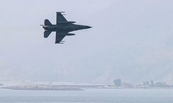 ABD'ye ait F-16 Sarı Deniz'de düştü