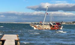 Ayvalık'ta fırtına tekneleri batırdı