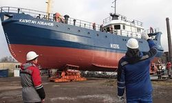 "Rus donanması Rus trol gemisini füzeyle batırdı"