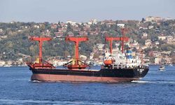 İstanbul'da iki gemi çatıştı