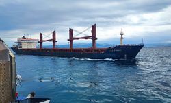 Çanakkale Boğazı'nda arızalanan gemi limana çekildi