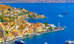 Yunan adalarına kapıda vizede hizmet bedeli 90 euroya çıkıyor