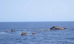 Atlas Okyanusu'nda tekne alabora oldu: 50 göçmen kayıp