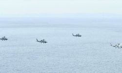 2 Japon donanma helikopteri Pasifik Okyanusu'nda çarpıştı