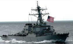 ABD Husilere ait insansız deniz aracını vurdu