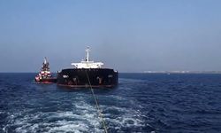 Çanakkale Boğazı'nda arızalanan tanker kurtarıldı