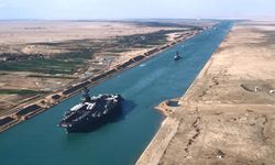 Süveyş Kanalı'nda gemi trafiği 6 ayda yüzde 85 azaldı