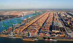 Antwerp Limanı'nda petrol sızıntısı: Rıhtım kapatıldı