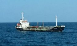 İran, Basra Körfezi'nde kaçak yakıt taşıyan petrol tankerine el koydu
