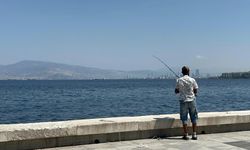 İzmir Körfezi'nde balık tutulmaması için uyarı afişleri asıldı