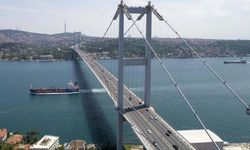 İstanbul Boğazı'nda gemi trafiği askıya alındı