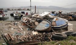 Barınaklarda çevreyi ve güvenliği tehdit eden atıl tekneler toplatılıyor