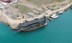 8 ayda tamamlanan turistik gemi denize indirildi