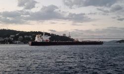 İstanbul Boğazı’nda arızalanan tanker Sarıyer'de demirledi