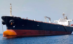 Petrol Tankeri Umman Körfezi’nde rotasını değiştirdi