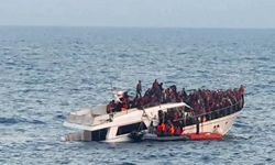 Malezya'da tekne battı: Yüzlerce kişi kayıp