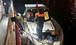 Kabataş’ta makine arızası yapan tekne güvenle yanaştırıldı