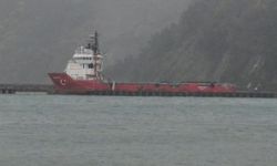 Doğal gaz sondaj çalışmasında görevli gemiler Amasra Limanı'na sığındı