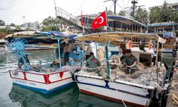 Balıkçılara ekipman desteği devam ediyor