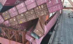 Kanarya Adaları açıklarında 50 konteyner denize düştü