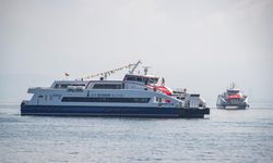 İzmir'de olumsuz hava şartları nedeniyle vapur seferleri iptal edildi