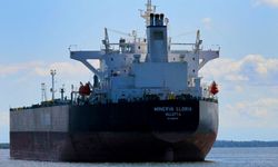 İki Çin gemisi, Venezuela'ya petrol yüklemek için yola çıkmaktan vazgeçti