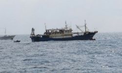 Japonya, Çinli balıkçı teknesine el koydu