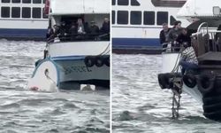 Karaköy'de yolcu vapuru balıkçı teknesine çarptı