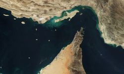 İran, Hürmüz Boğazı’nı ulaşıma kapattı