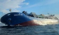 Phuket açıklarında konteyner gemisi battı