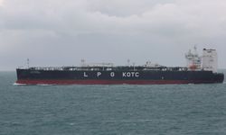 Kuveyt’e ait LPG tankeri Füceyre açıklarında vuruldu