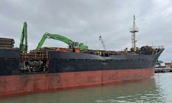 Bartın Limanı’nda iki yük gemisi çarpıştı