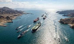 İran: Hürmüz Boğazı'nı geçmeye çalışan 10 tanker vuruldu