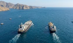 Hindistan'a ait LPG tankerleri Hürmüz Boğazı'ndan geçti