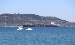 Çanakkale Boğazı'nda konteyner gemisi makine arızası yaptı