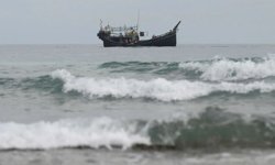 Andaman Denizi’nde tekne alabora oldu: 250 kayıp