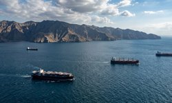 Hürmüz'de gemi trafiği daha da geriledi