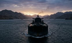 İranlı süper tanker ablukadaki Hürmüz'den geçti