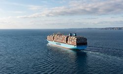 Nakliye devleri Hürmüz'den geçiş için temkinli