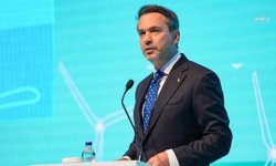 Bayraktar: Cezayir LNG'si Türkiye üzerinden Avrupa'ya taşınabilir
