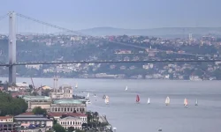 Yelken yarışları nedeniyle İstanbul Boğazı gemi trafiğine kapatıldı