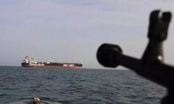 İran, ABD’ye ait ticari gemiyi seyir füzesiyle vurdu