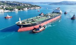 Ukrayna’nın vurduğu dev tanker İstanbul Boğazı’ndan geçirildi
