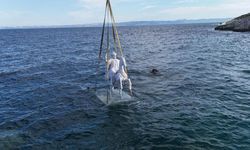 Saros'ta üç heykel suya batırıldı