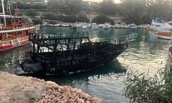 İskelede demirli teknede yangın: 6 tekne zarar gördü